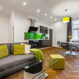 Apartment Dlouha Palace - Live In One Of The Streets