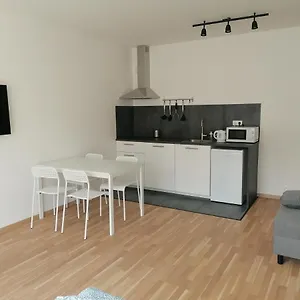 Brand New #51 With Free Secure Parking In The Center Apartmán
